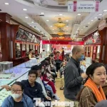 Giá vàng SJC giảm rất mạnh, thông báo bất ngờ từ một doanh nghiệp