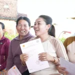 Xã cùng lúc cấp hàng loạt ‘sổ đỏ’ cho dân sau gần 20 năm chờ đợi