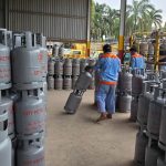 Giá gas bất ngờ tăng gần 80.000 đồng/bình 50kg