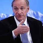 “Vàng vẫn là đồng tiền an toàn nhất”, cảnh báo thế giới tiến gần một “cuộc chiến vốn”