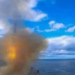 Iran tuyên bố đóng cửa Eo biển Hormuz, cảnh báo tấn công bất cứ tàu nào cố tình đi qua