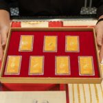 Chuyên gia nêu chiến lược đầu tư vàng, chứng khoán không lo “đu đỉnh”