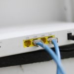 Nhà mạng tăng giá cước, người dùng ‘than trời’ vì internet chập chờn