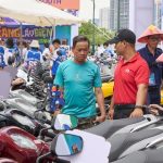 Ồ ạt đi mua xe điện để tránh ‘bão’ giá xăng dầu