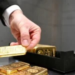 Phải khai báo khi mang từ 300g vàng nhập cảnh Việt Nam