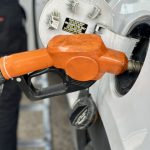 Giá xăng dầu hôm nay 15.4.2026: Lao dốc gần 8%