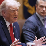 Iran nhắc tới 12 tỉ USD; ông Donald Trump cứng rắn