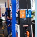 Xăng E10 giảm về 23.660 đồng/lít