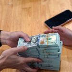 Tăng suốt tuần trong khi yen Nhật lao dốc