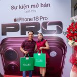 Hàng trăm khách hàng sở hữu iPhone 18 Pro Max trong ngày đầu mở bán tại 24hStore