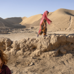 Biến đổi khí hậu buộc các gia đình Afghanistan phải bán con gái làm cô dâu